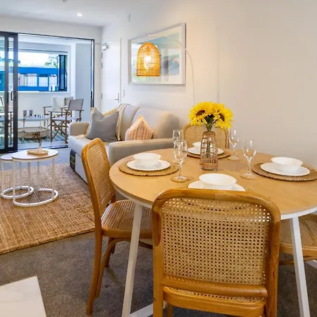 Central Sunny Perch 2 Bed 1 Bath Apartment